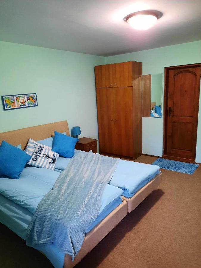 Regina'S Guesthouse Baltsjik Eksteriør bilde