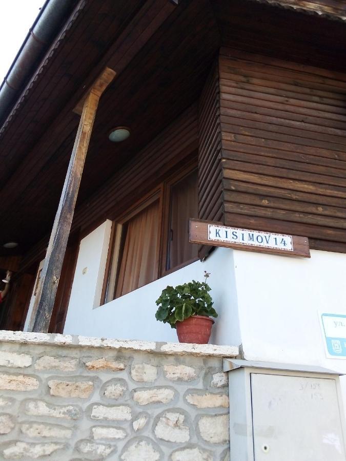 Regina'S Guesthouse Baltsjik Eksteriør bilde